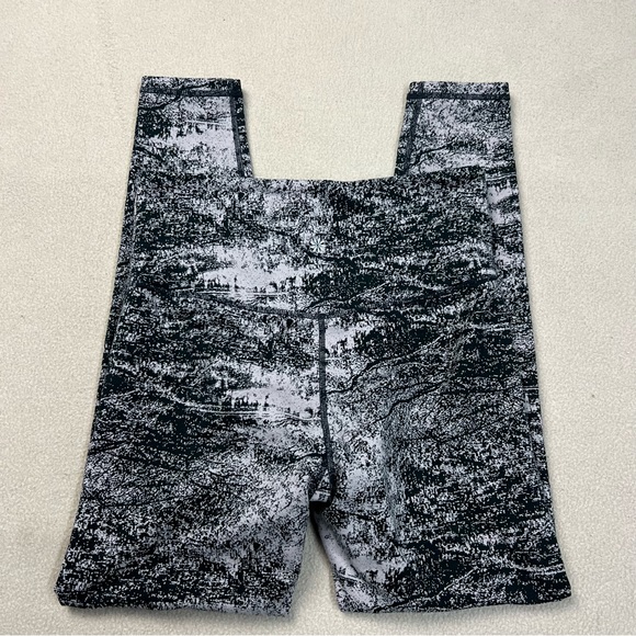 Athleta Tights Women's Medium Gray 7/8 Glades Ultra High Rise Elation Flagstone - Picture 9 of 10